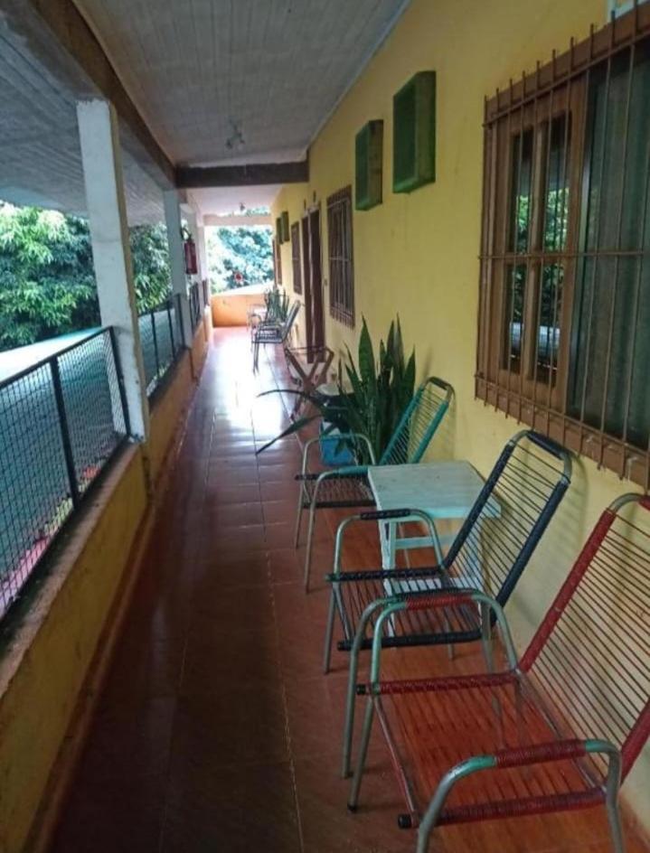 Hotel Y Residencial Amigos ปูแอร์โตอีกวาซู ภายนอก รูปภาพ