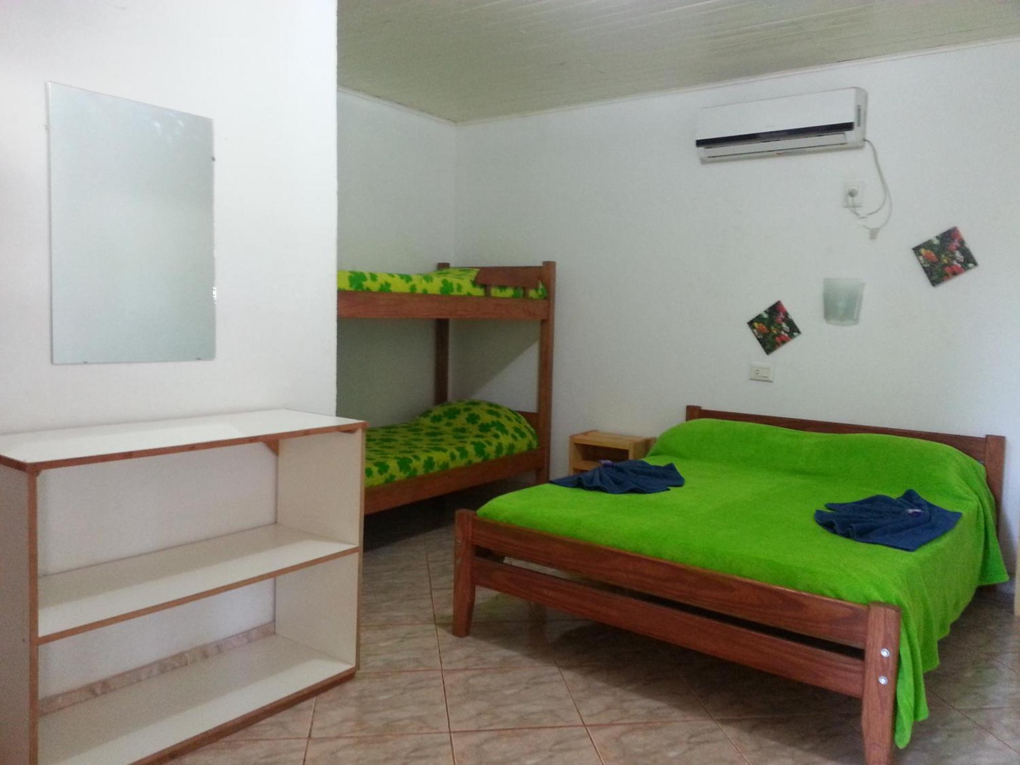 Hotel Y Residencial Amigos ปูแอร์โตอีกวาซู ภายนอก รูปภาพ