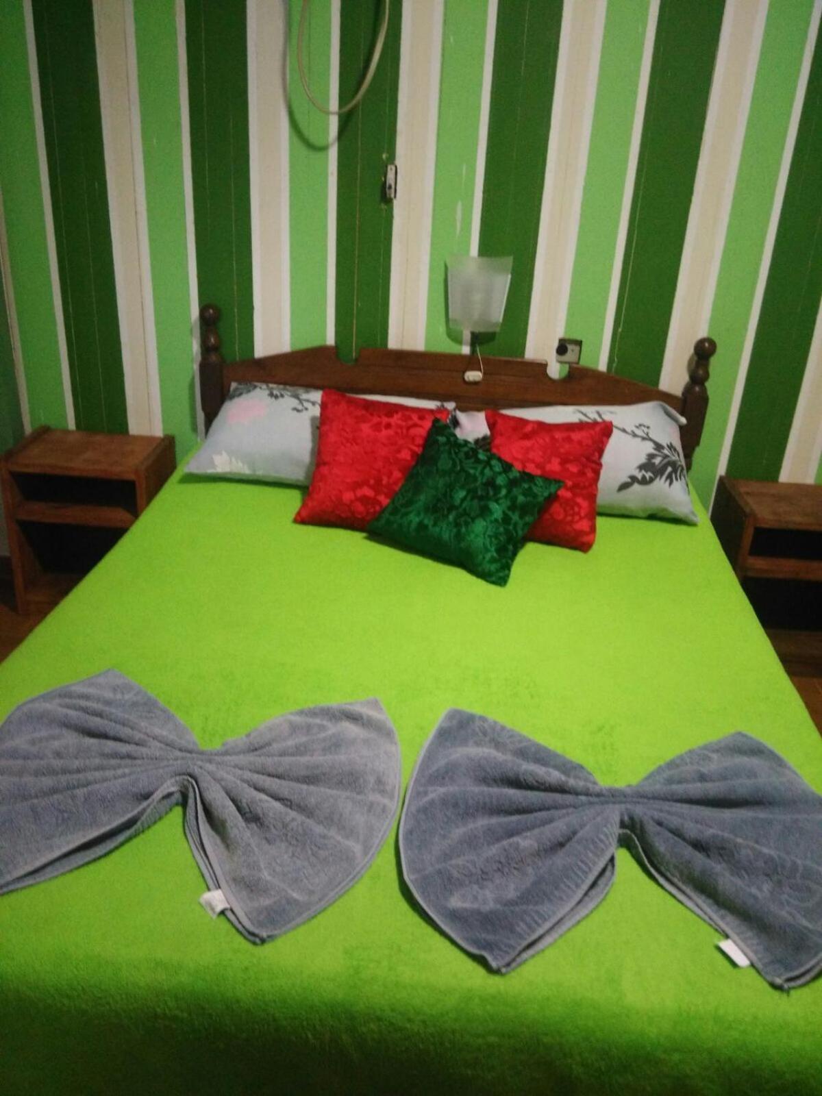 Hotel Y Residencial Amigos ปูแอร์โตอีกวาซู ภายนอก รูปภาพ