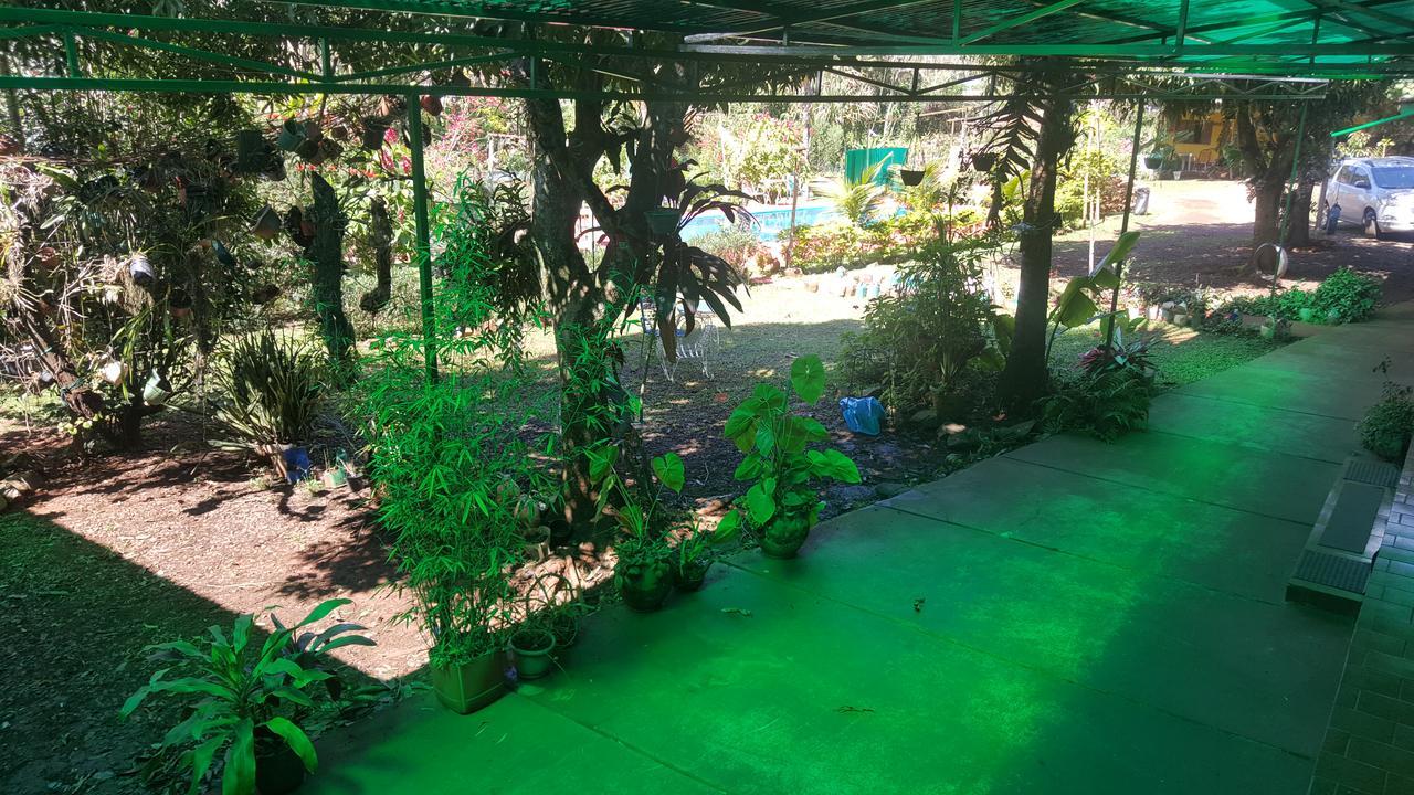 Hotel Y Residencial Amigos ปูแอร์โตอีกวาซู ภายนอก รูปภาพ
