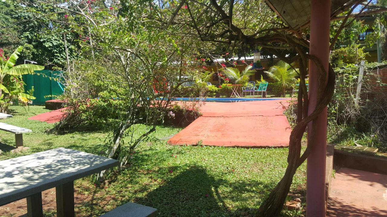 Hotel Y Residencial Amigos ปูแอร์โตอีกวาซู ภายนอก รูปภาพ