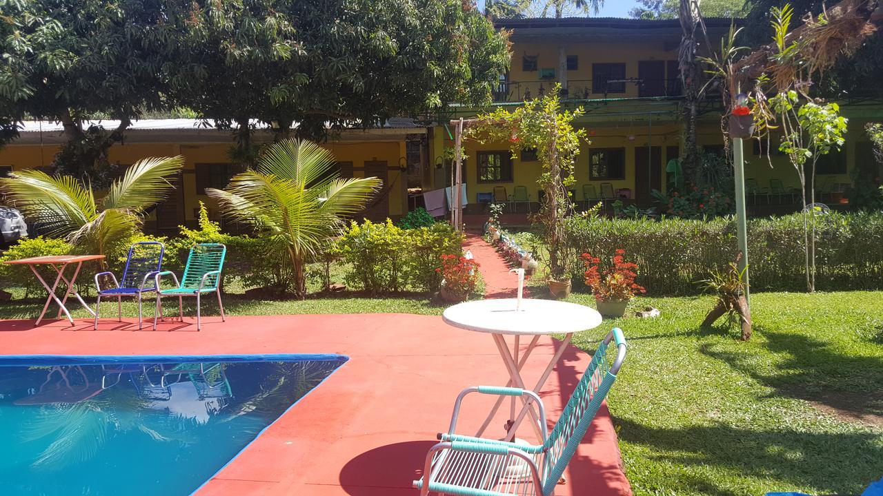 Hotel Y Residencial Amigos ปูแอร์โตอีกวาซู ภายนอก รูปภาพ