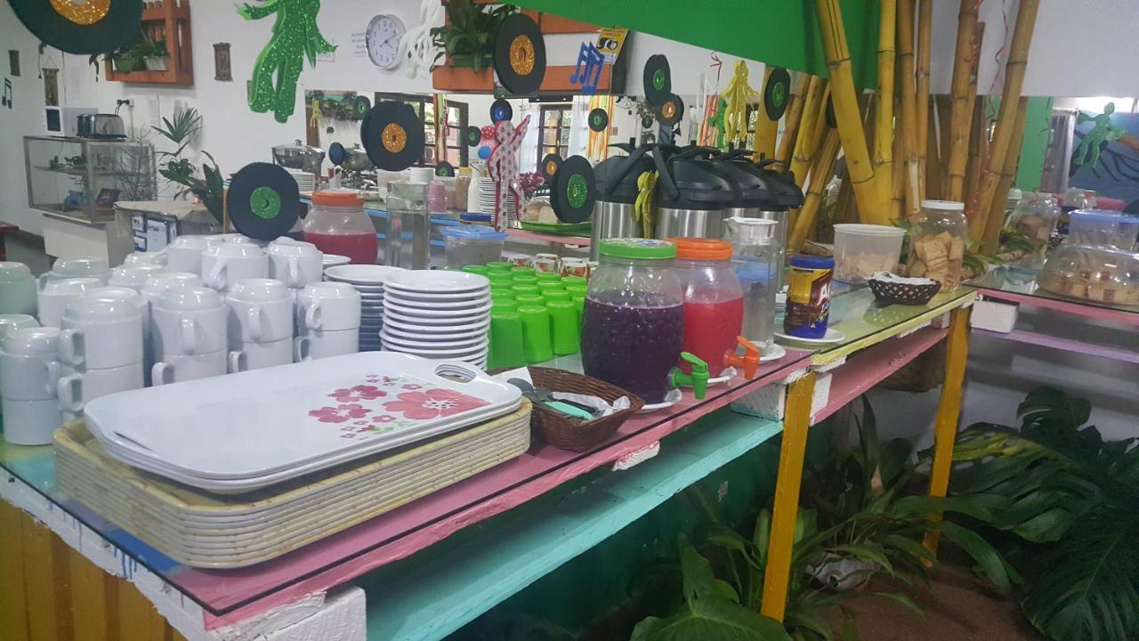 Hotel Y Residencial Amigos ปูแอร์โตอีกวาซู ภายนอก รูปภาพ